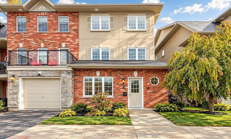 9-57 Ferndale Drive S