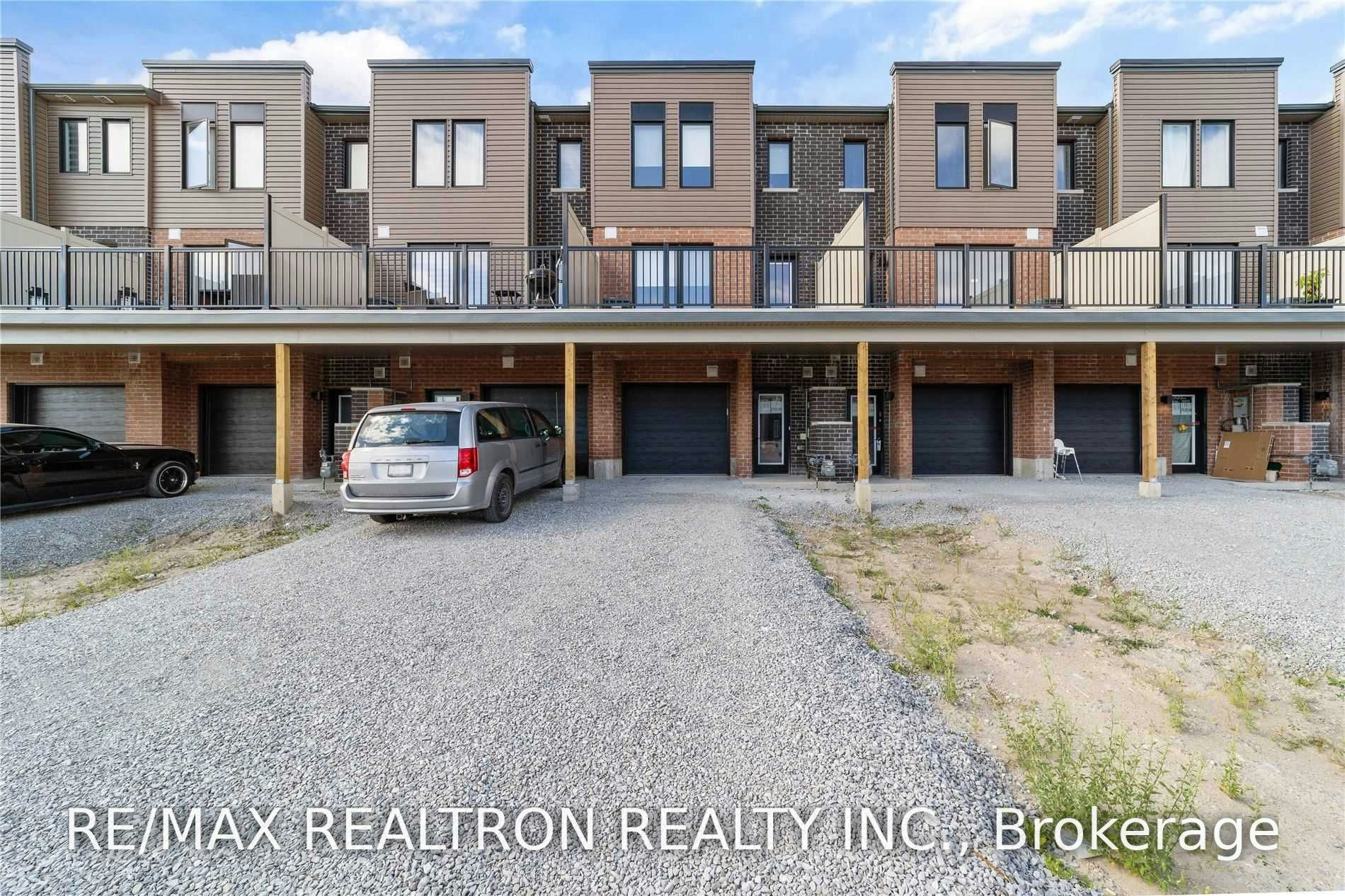 7 Fairlane Avenue, Barrie, ON, L9J 0N1 - 3