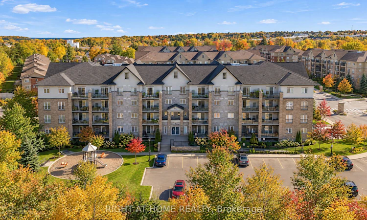 408-40 Ferndale Drive S