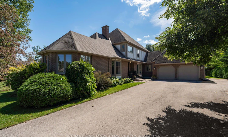 9 Howard Drive