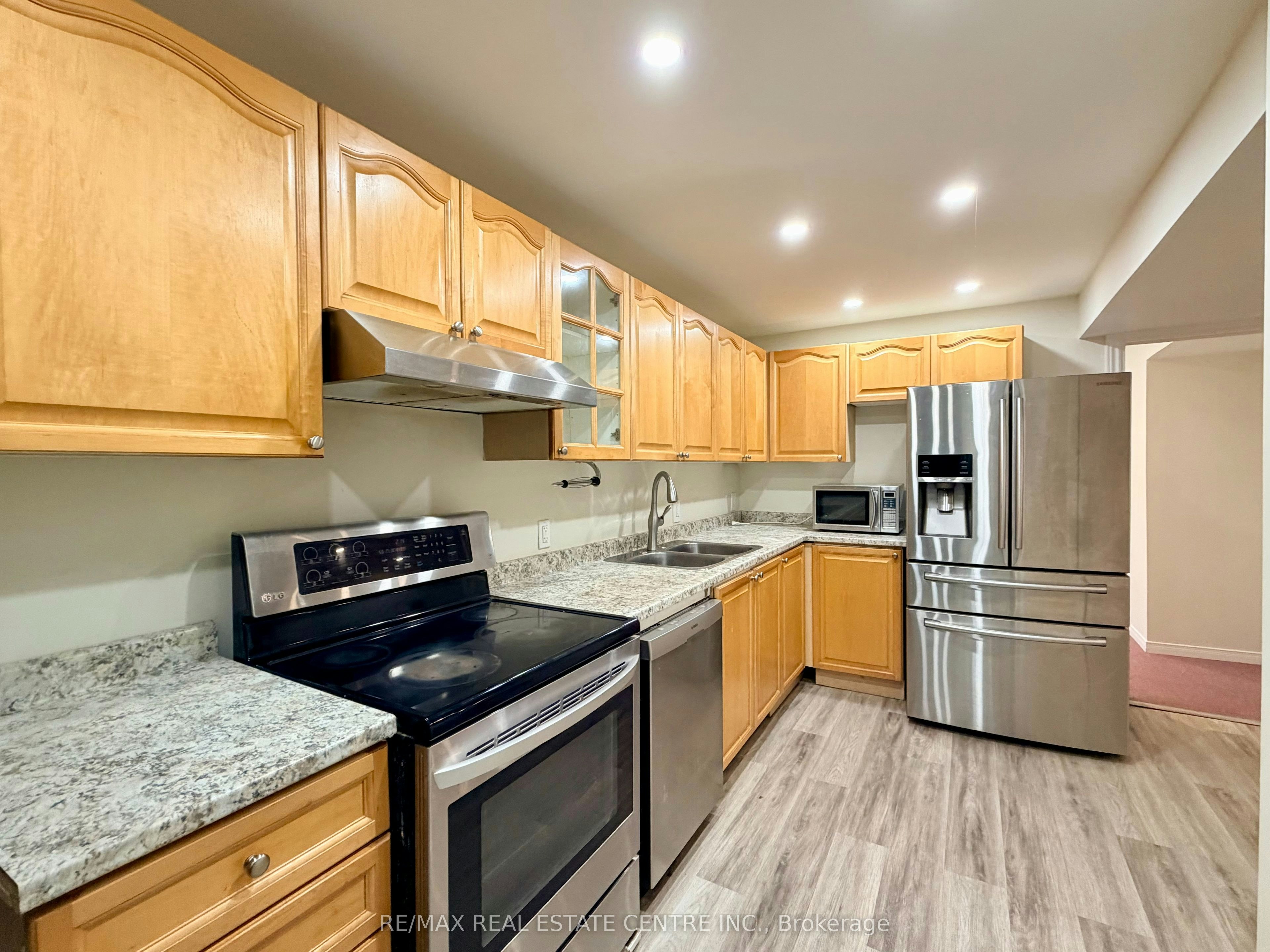 33 Evergreen Crescent, Wasaga Beach, ON, L9Z 1B6 - 7