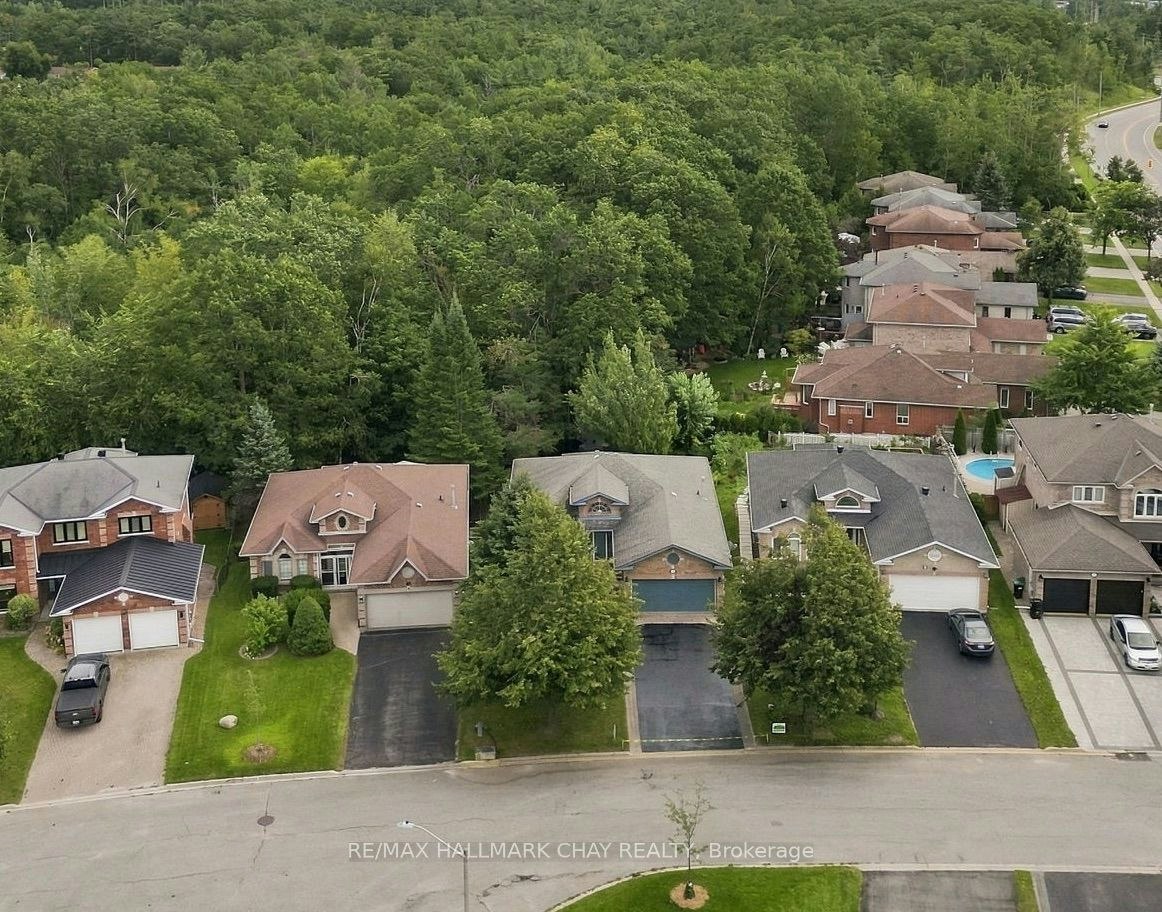 3 Maw Court, Barrie, ON, L4N 7X7