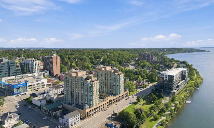 710-150 Dunlop Street E