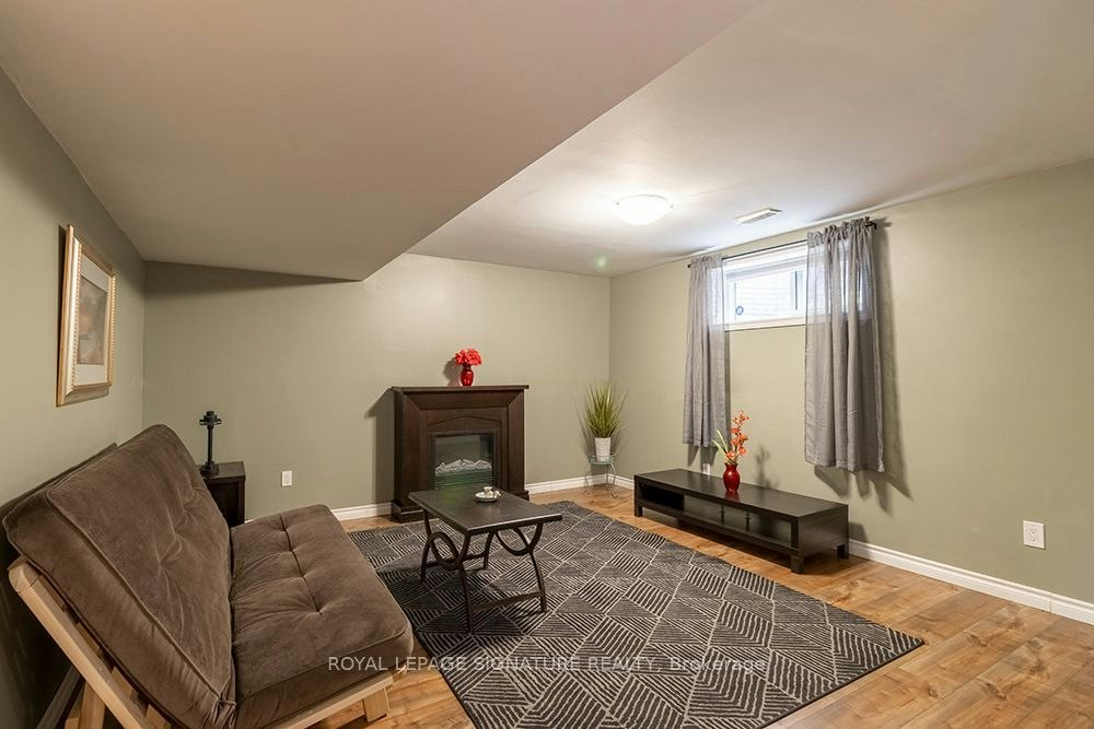32 Davis Street, Collingwood, ON, L4P 3T8 - 32