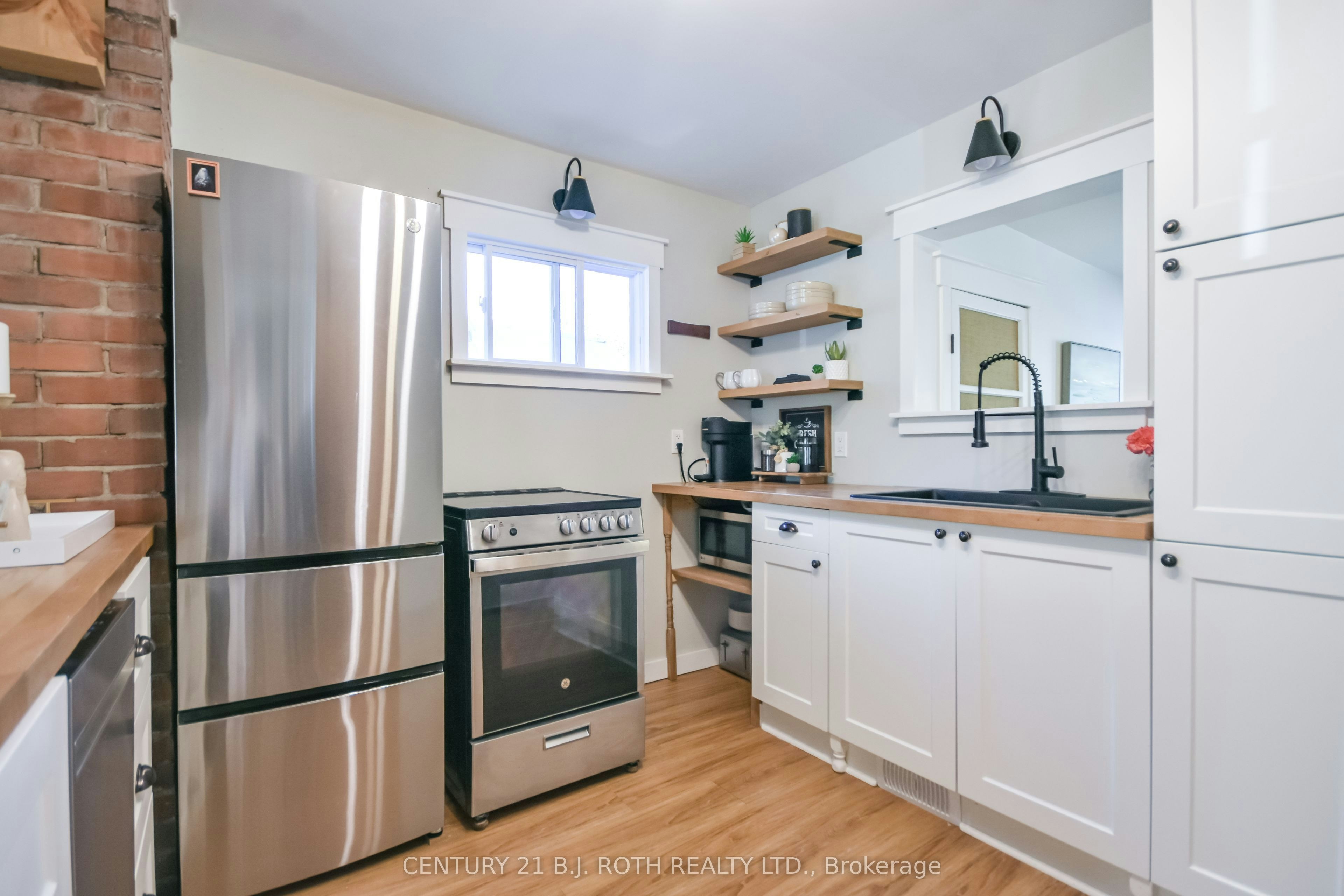 3358 Muskoka Street, Severn, ON, L0K 2B0 - 8