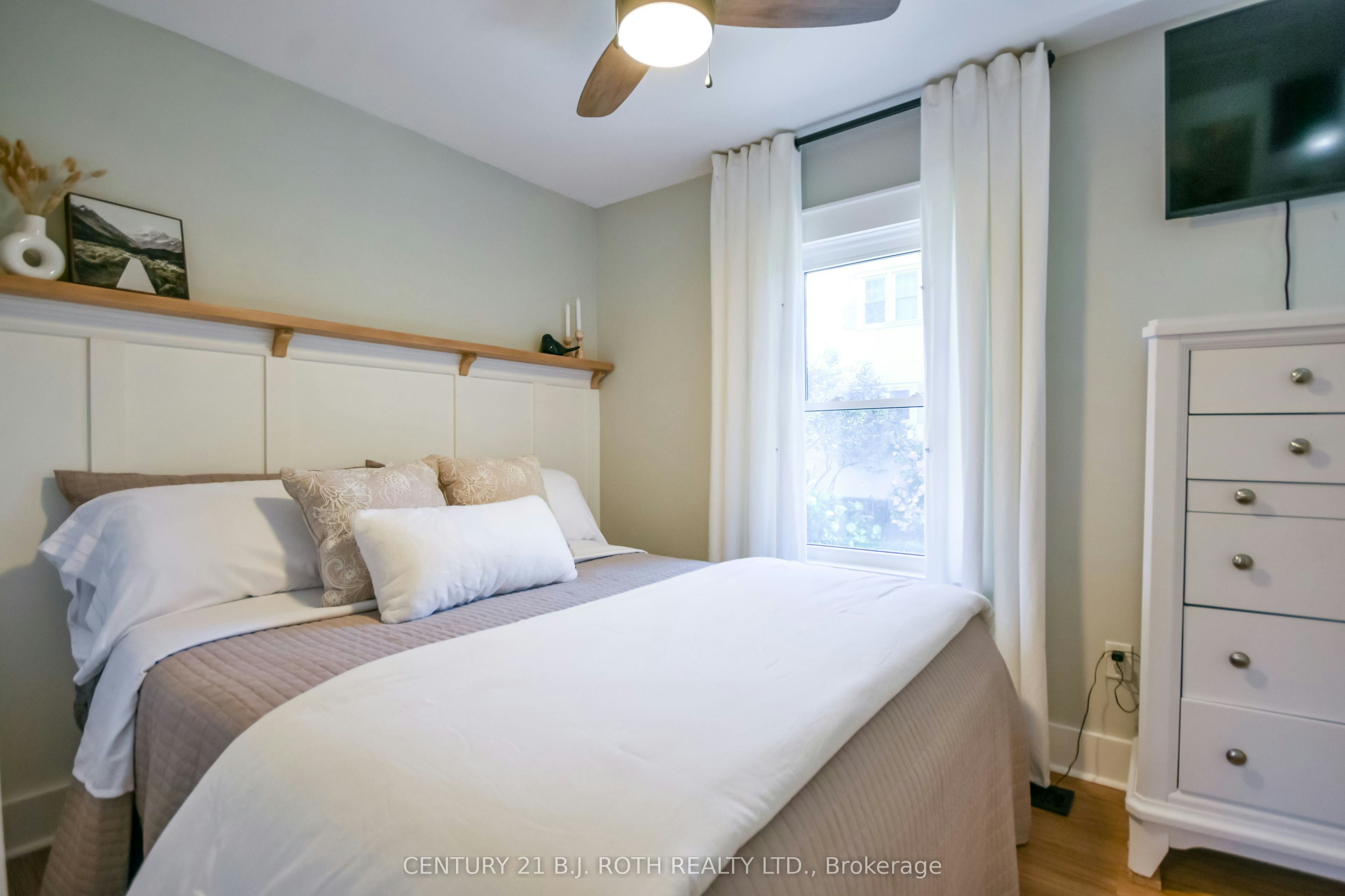 3358 Muskoka Street, Severn, ON, L0K 2B0 - 11