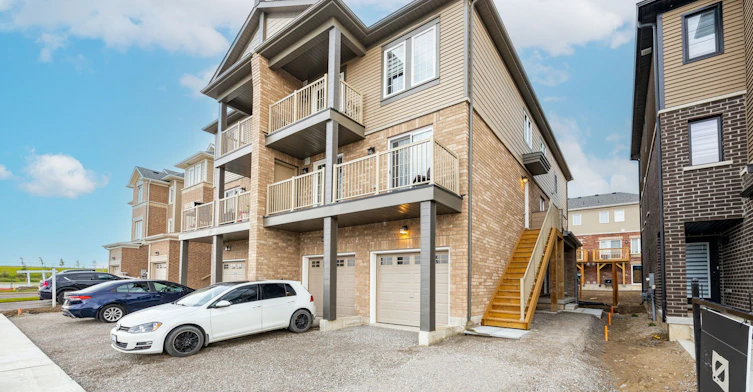 5-11 Tobias Lane, Barrie, ON, L9J 0T6 - 2