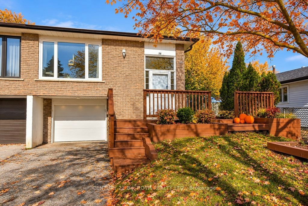 38 Charlbrook Avenue, Barrie, ON, L4M 2Y4
