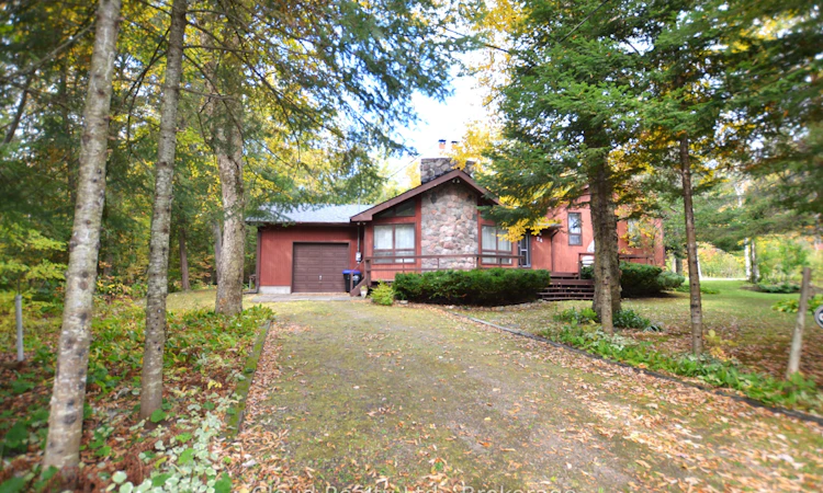 24 Montcalm Crescent