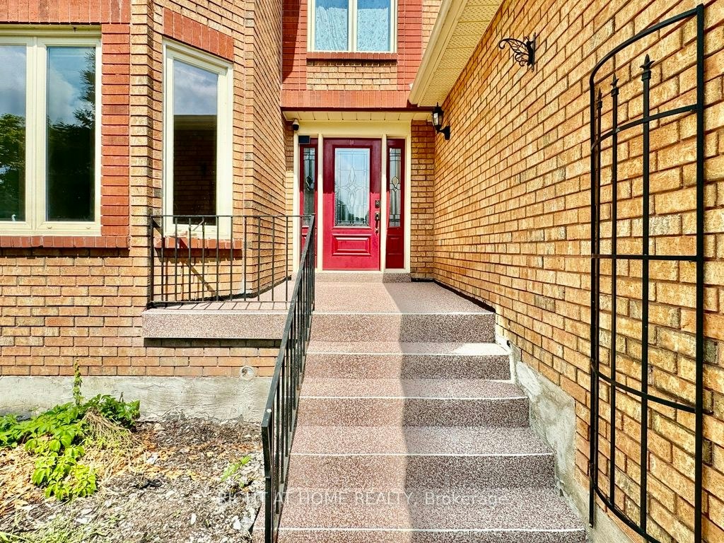 48 James Street, Barrie, ON, L4N 6Y3 - 2