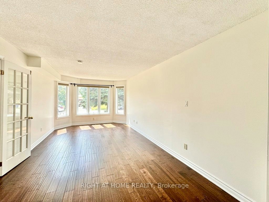 48 James Street, Barrie, ON, L4N 6Y3 - 4