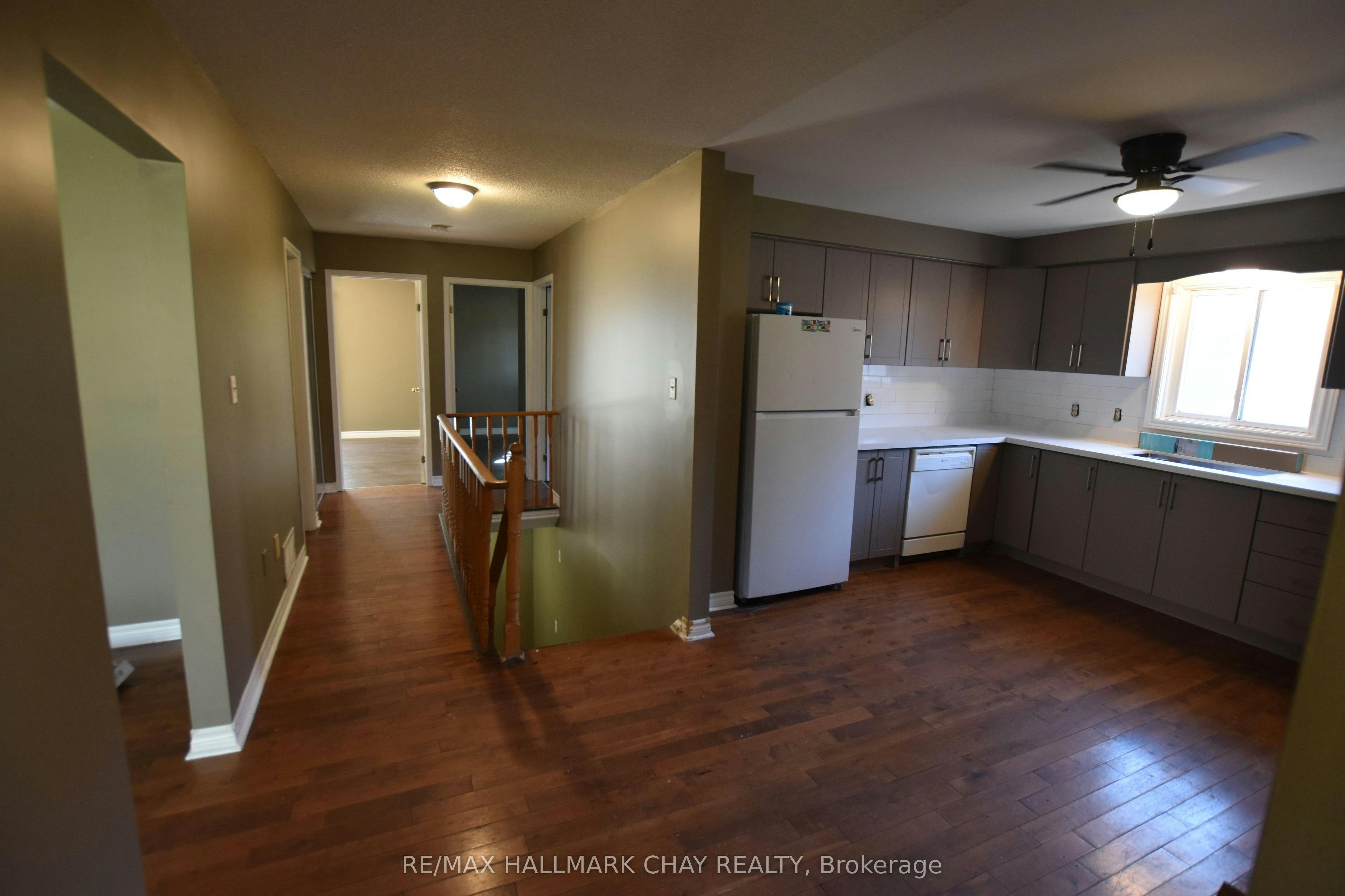 Upper-19 Broadfoot Road, Barrie, ON, L4N 5K6 - 2