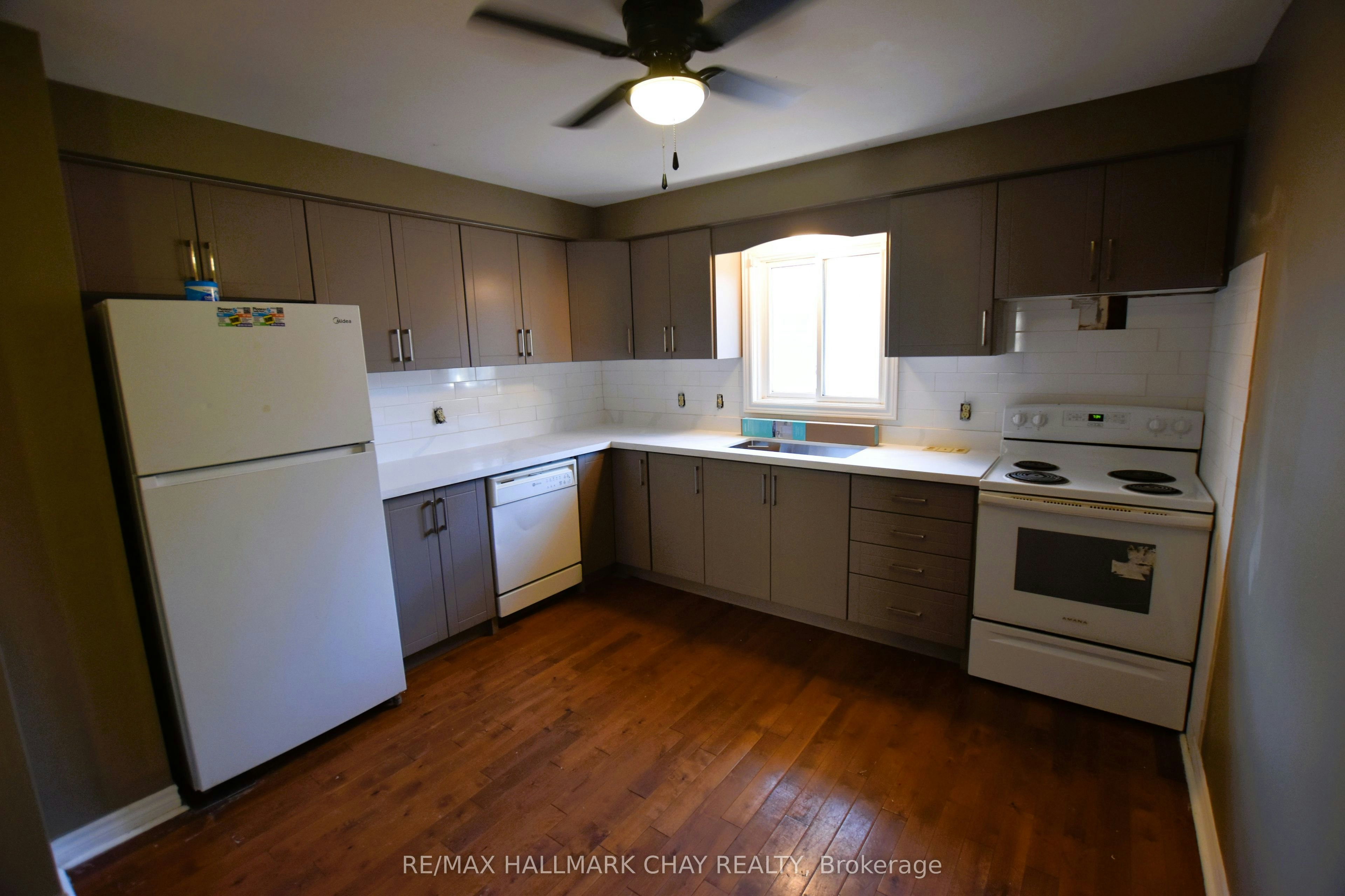 Upper-19 Broadfoot Road, Barrie, ON, L4N 5K6 - 3