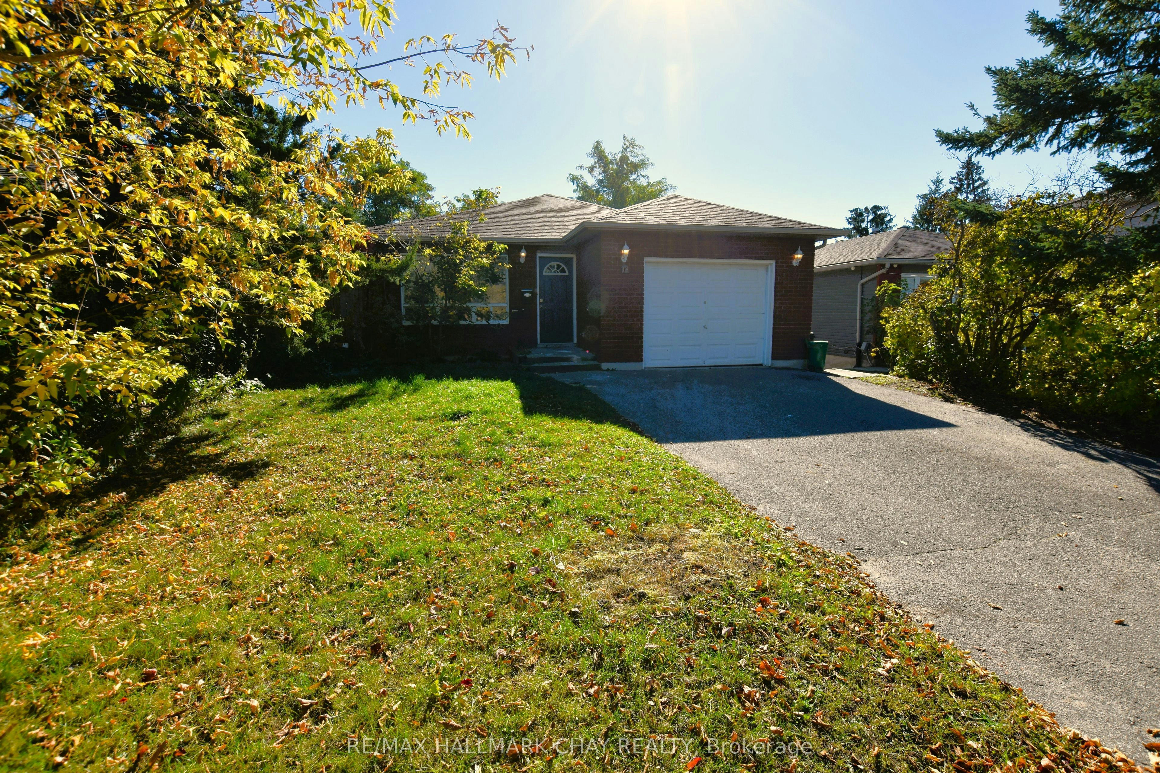 Upper-19 Broadfoot Road, Barrie, ON, L4N 5K6