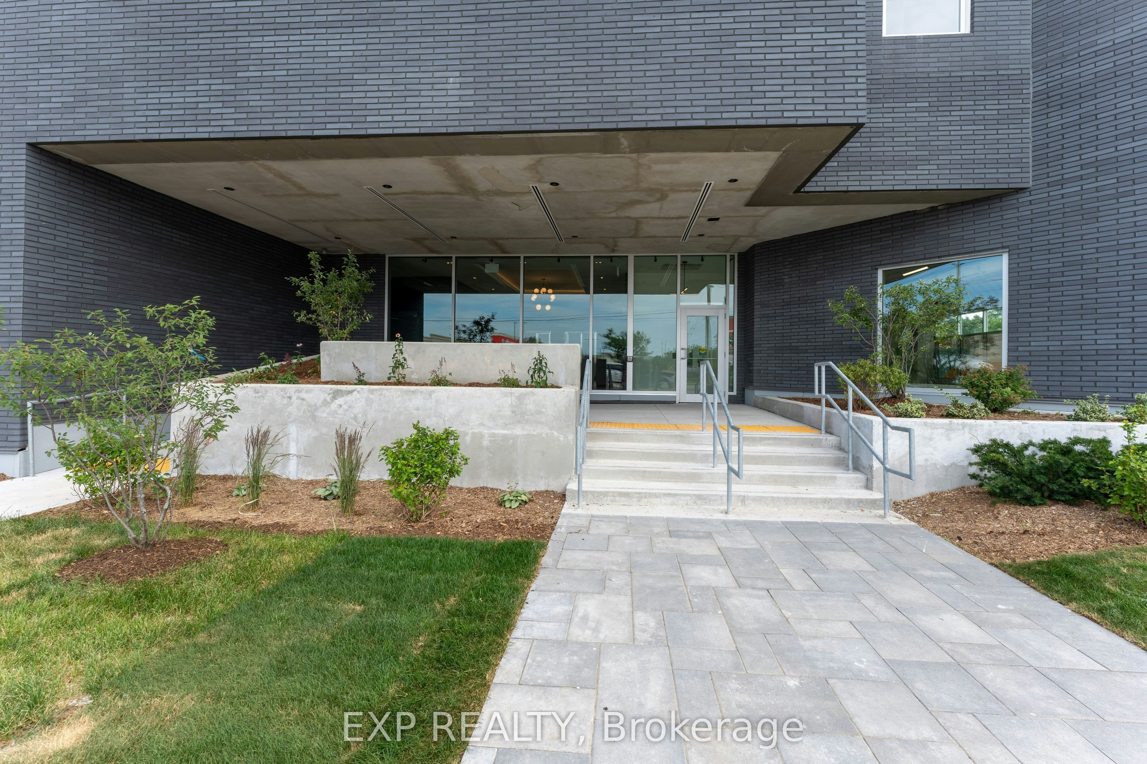 406-430 Essa Road, Barrie, ON, L4N 9C6 - 2