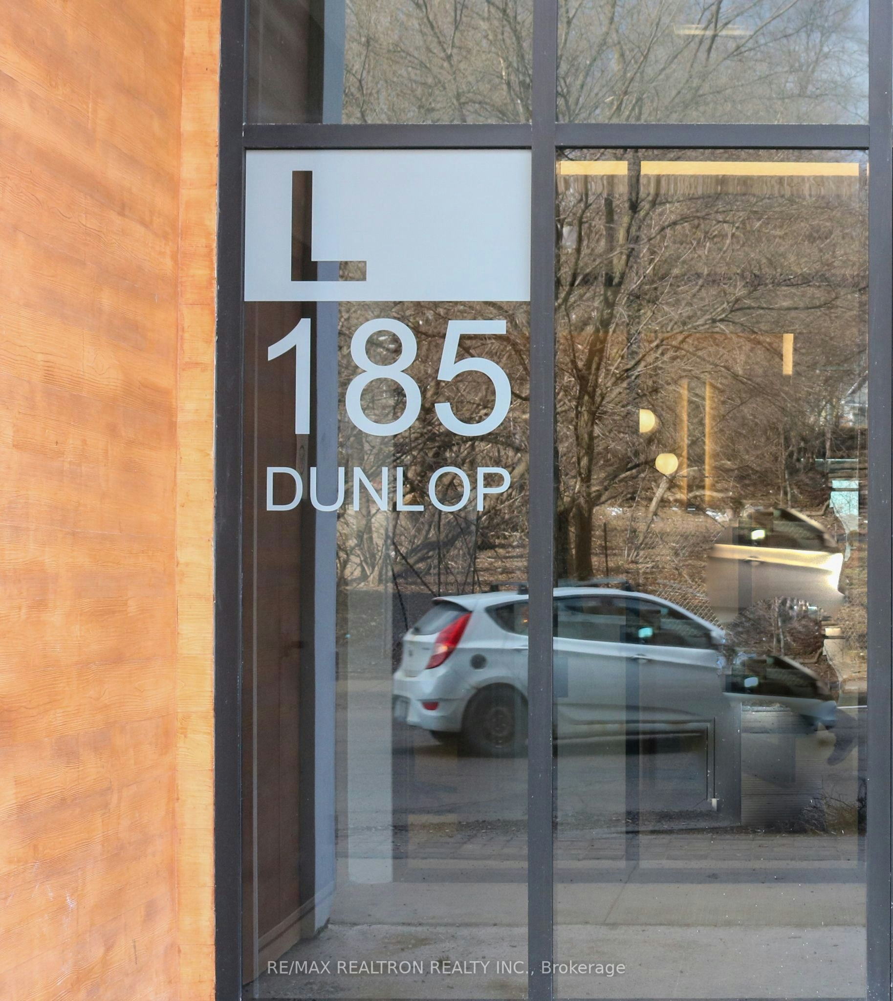 813-185 Dunlop Street E, Barrie, ON, L4M 1A6 - 2