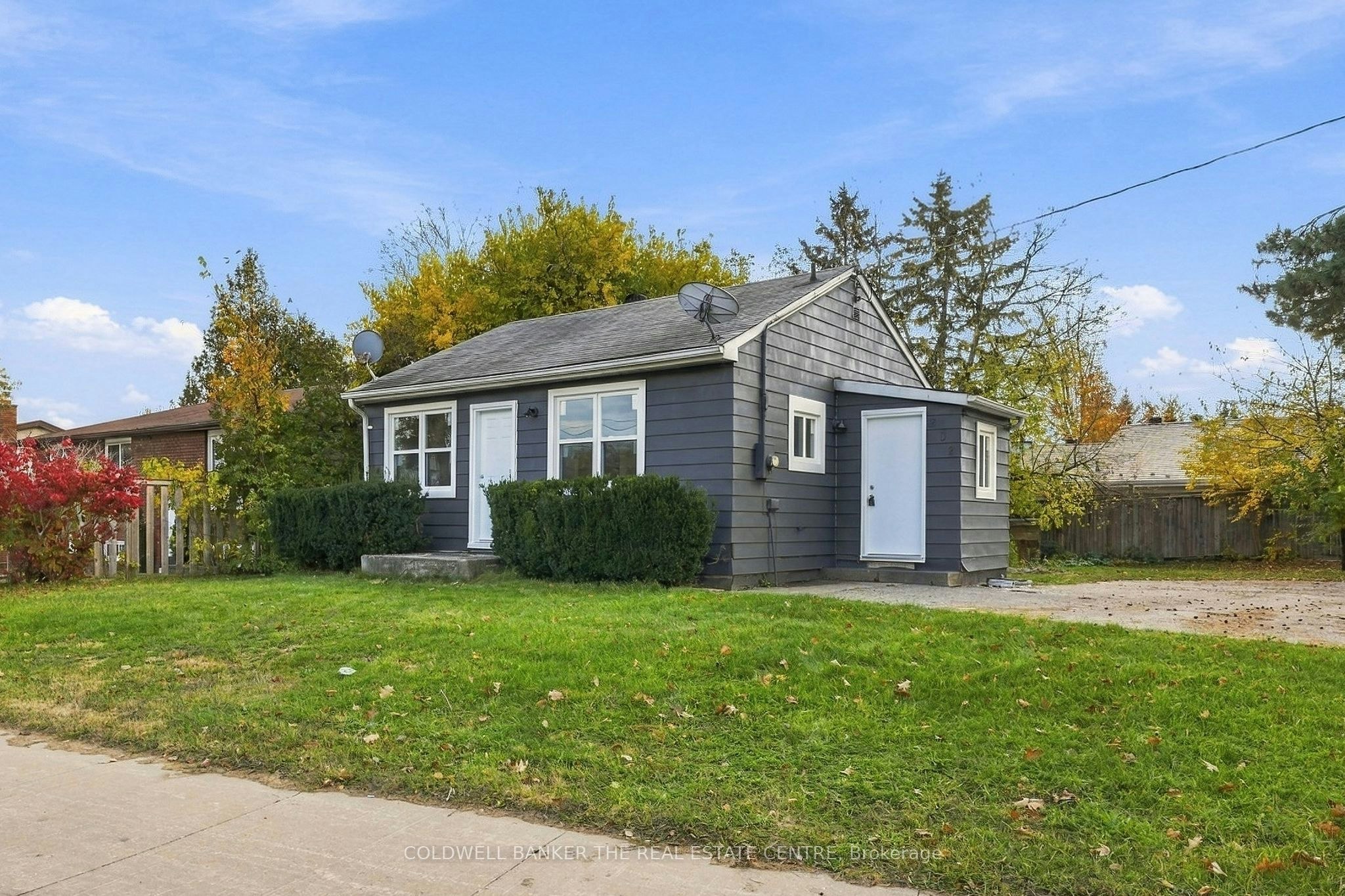 202 Ferndale Drive N, Barrie, ON, L4N 9W1
