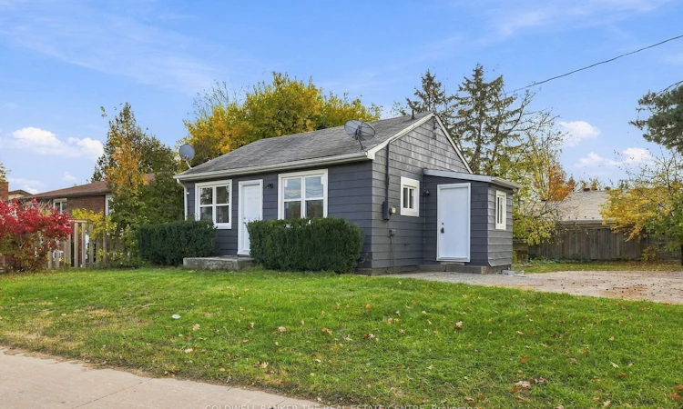 202 Ferndale Drive N