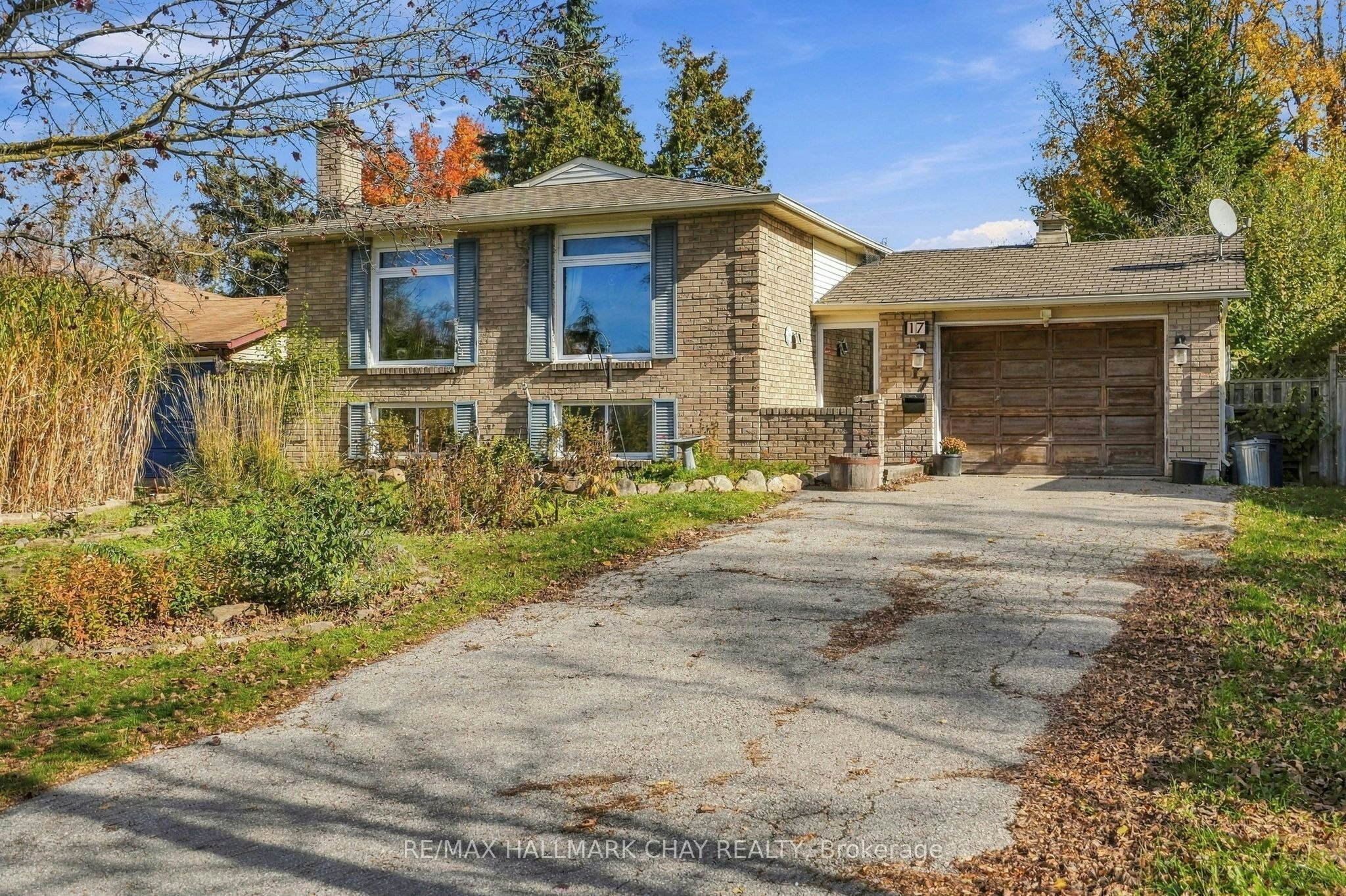 17 Wells Crescent, Barrie, ON, L4N 5W8