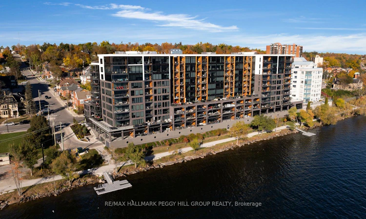 702-185 Dunlop Street E