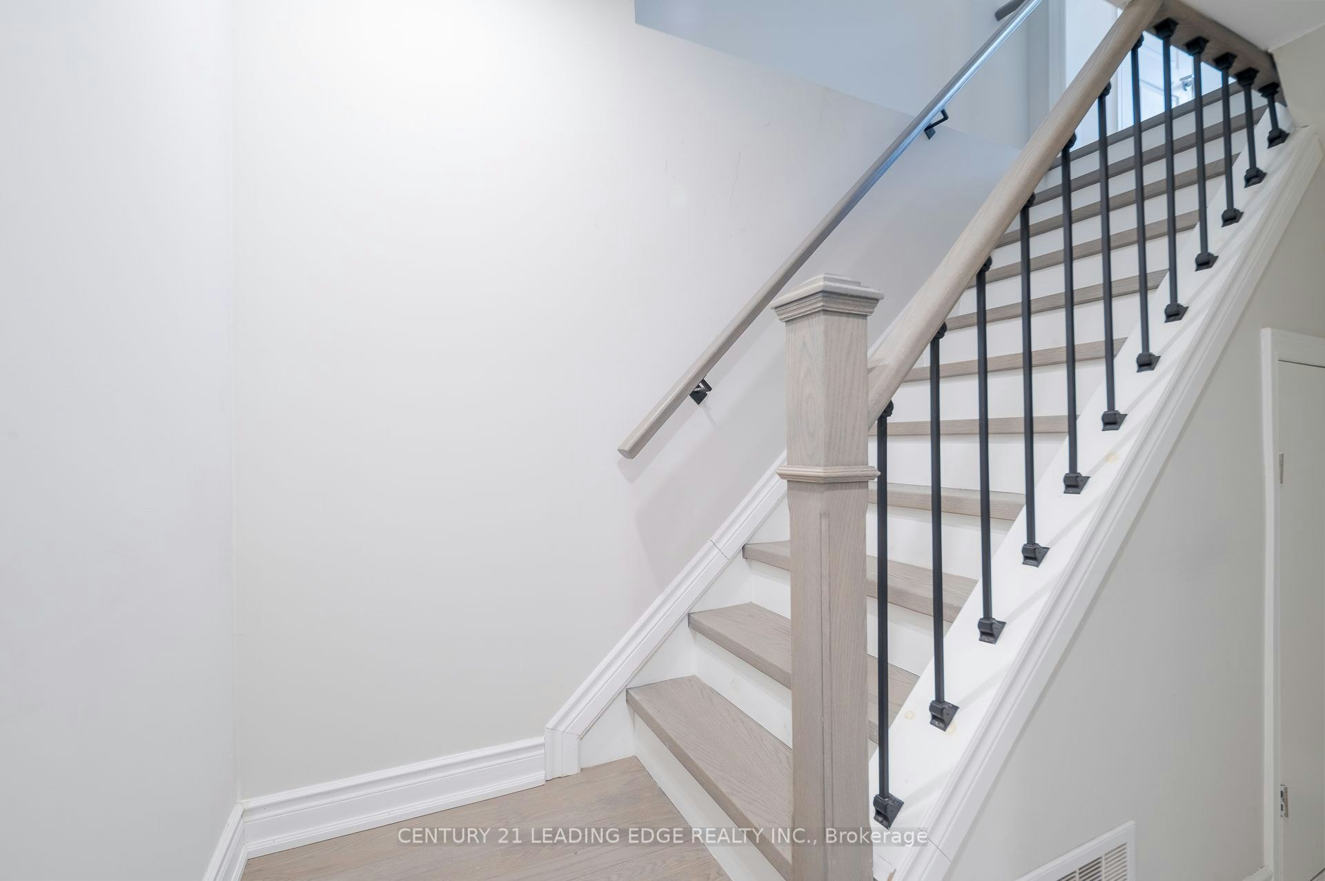 Lower-314 Grove Street E, Barrie, ON, L4M 5J3 - 4