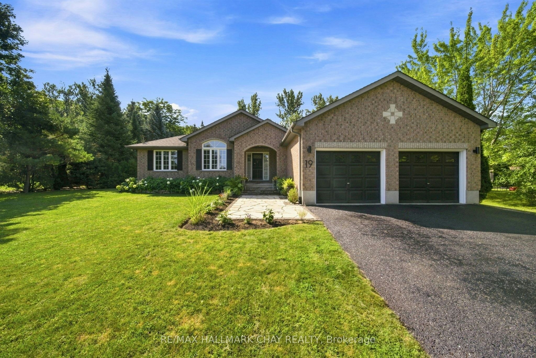 19 Eder Trail, Springwater, ON, L0L 1Y0
