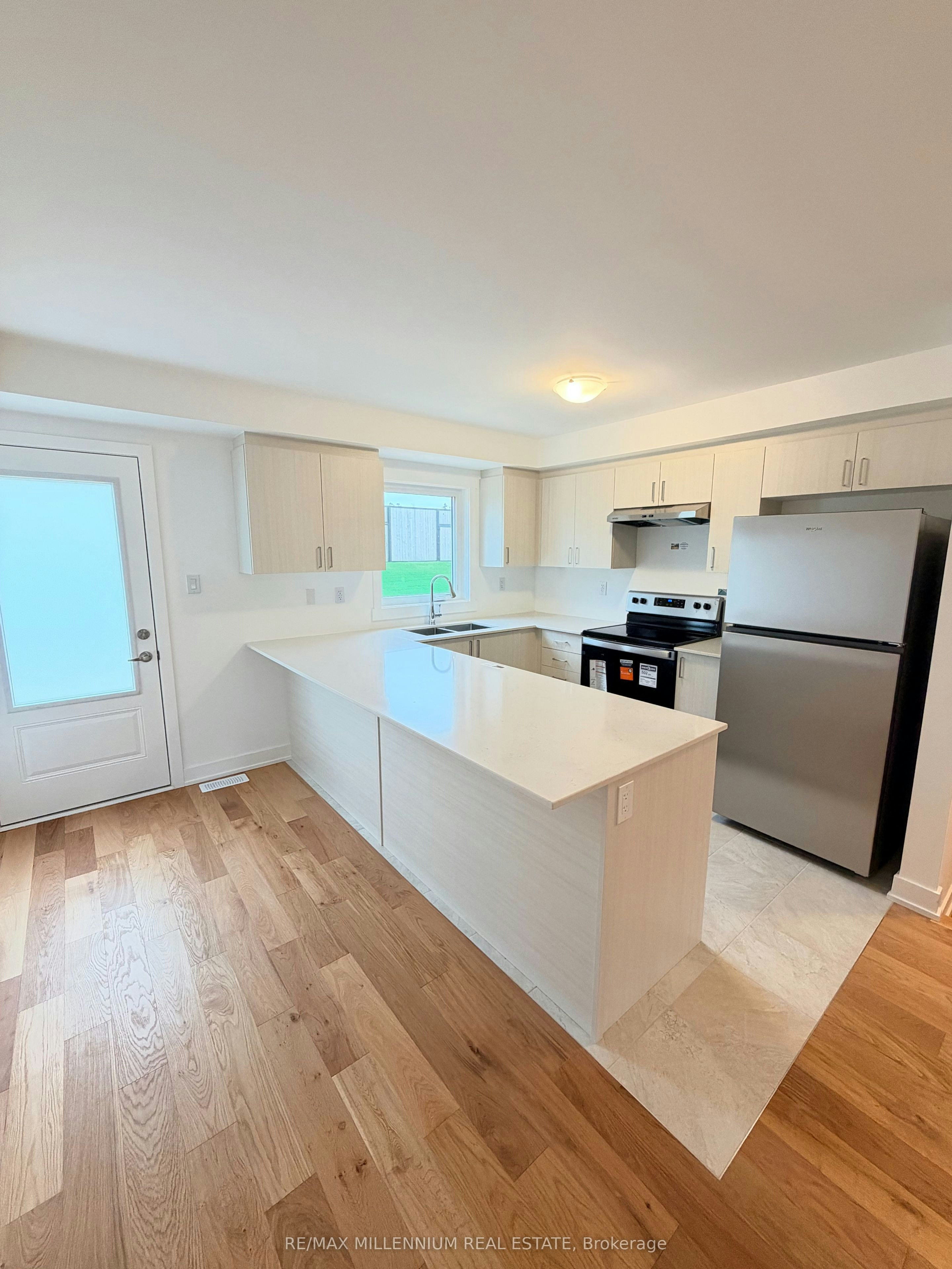 39 Flan Boulevard, Barrie, ON, L9J 0E1 - 9