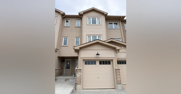 39 Flan Boulevard, Barrie, ON, L9J 0E1