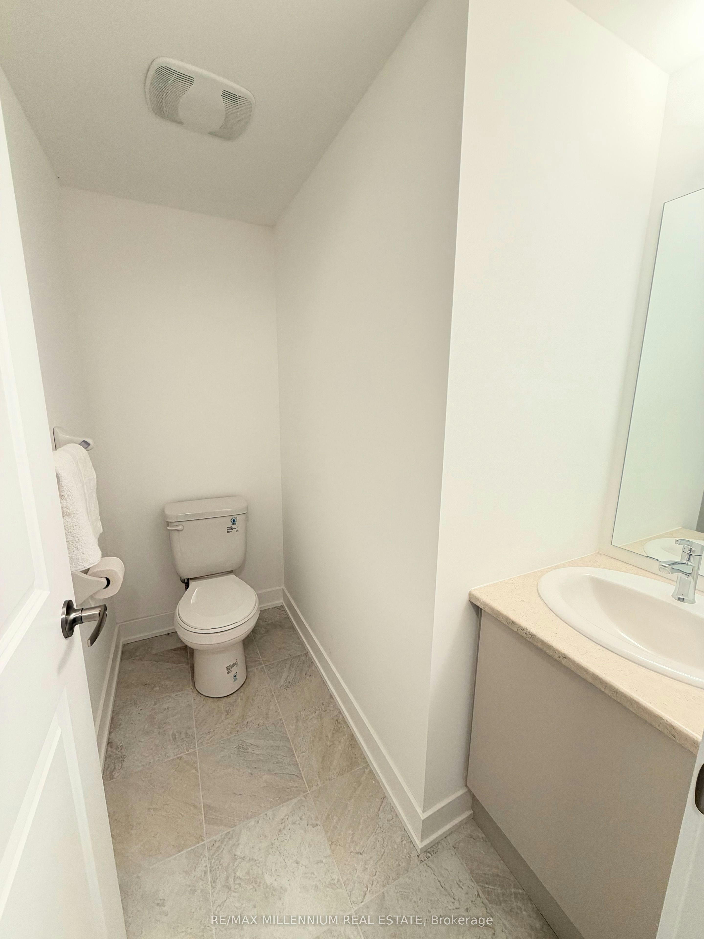39 Flan Boulevard, Barrie, ON, L9J 0E1 - 4