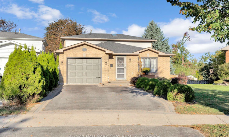 24 Rundle Crescent