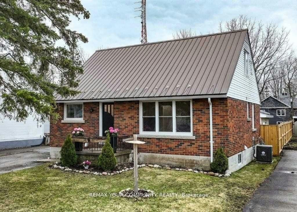 Upper-17 Champlain Street, Orillia, ON, L3V 2G6