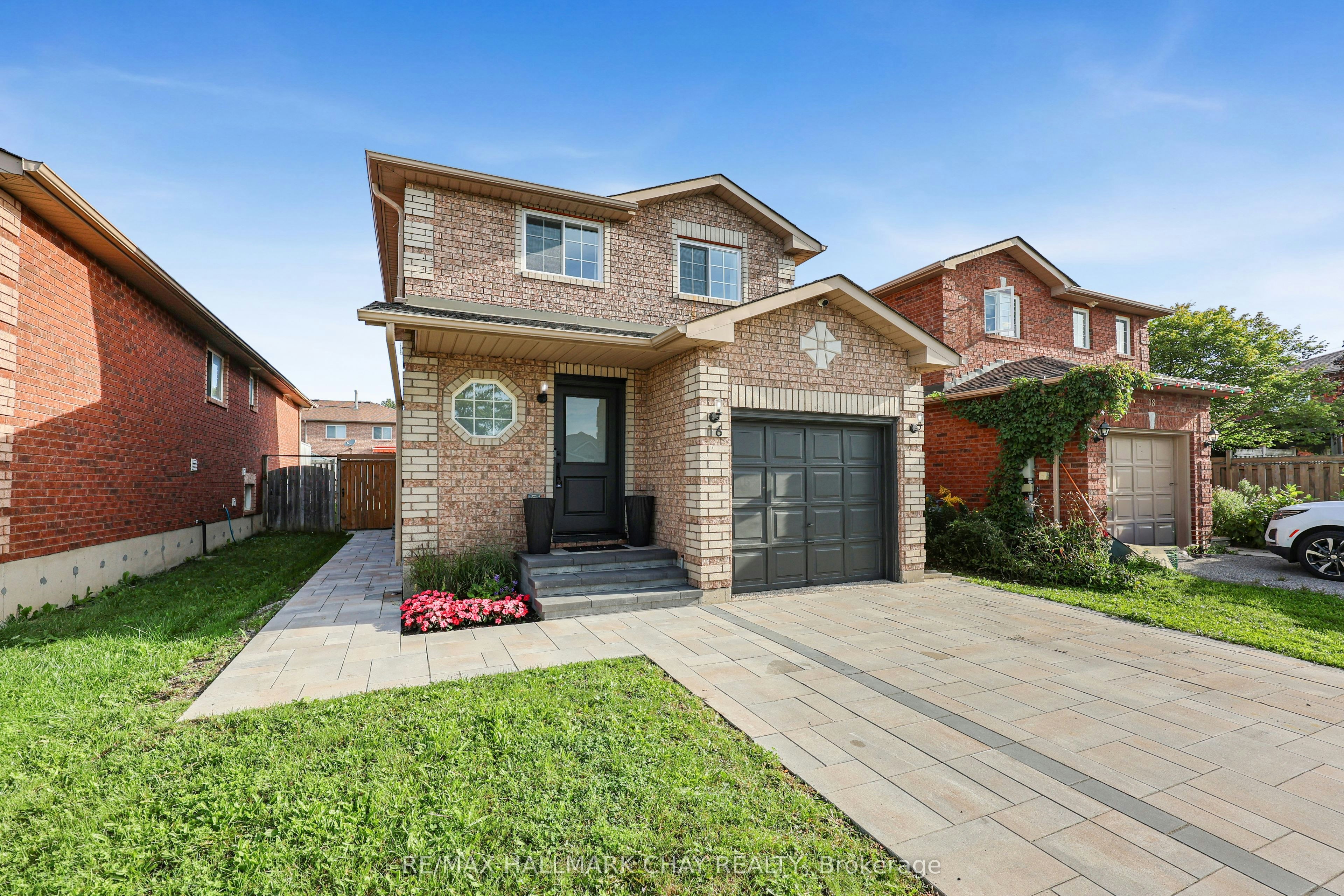 16 Buggs Gate, Barrie, ON, L4M 7A9