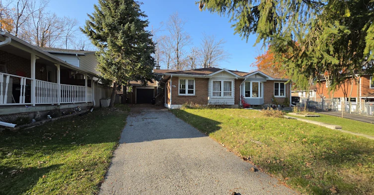 21 Ashdale Court, Barrie, ON, L4M 5B5