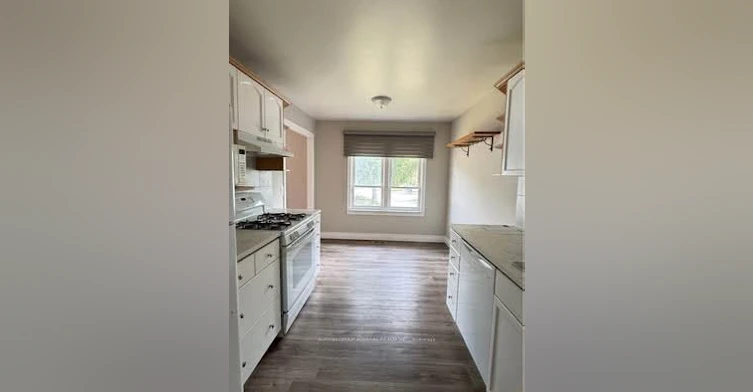 21 Ashdale Court, Barrie, ON, L4M 5B5 - 2