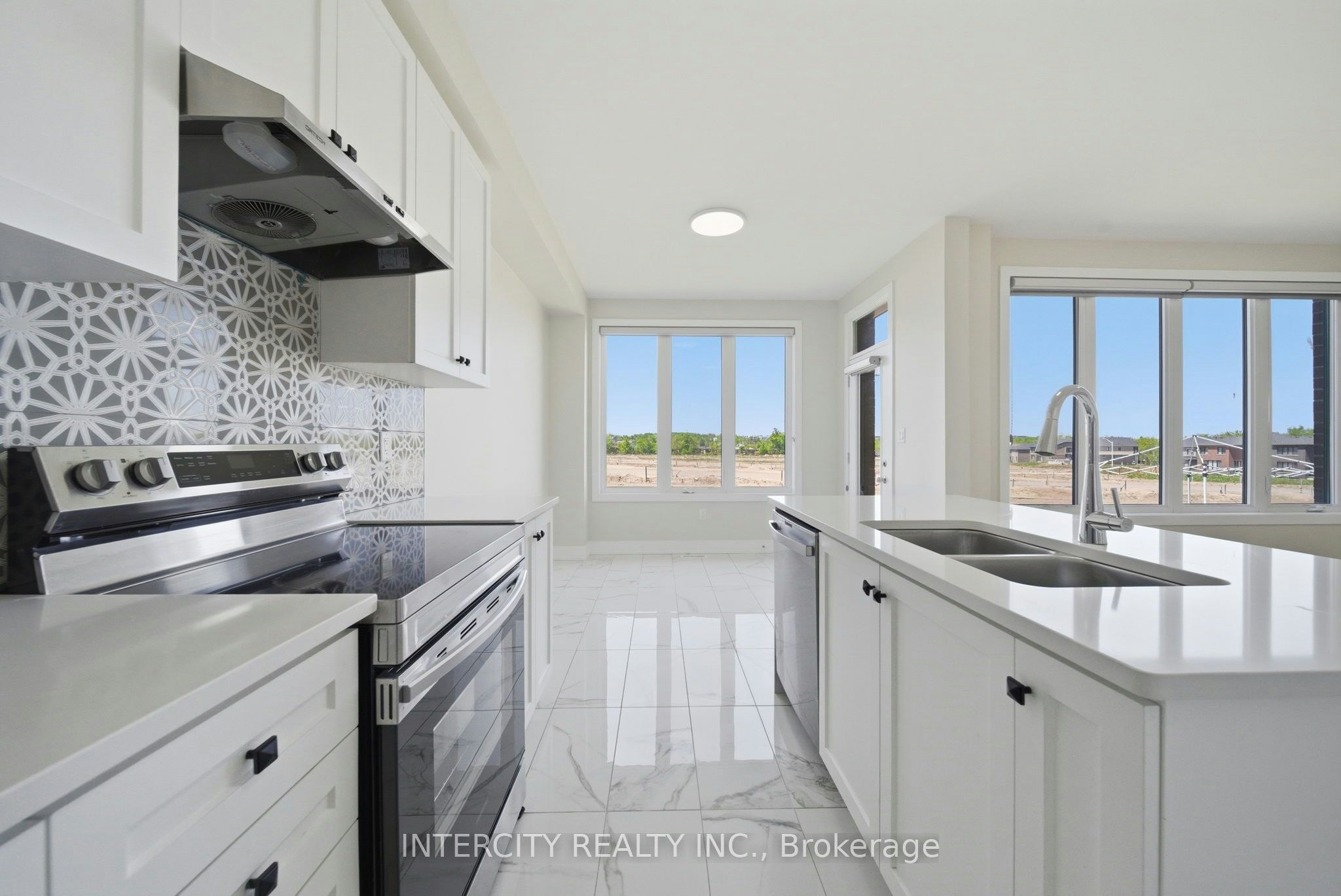 10 Kingsbury Trail, Barrie, ON, L9J 0W9 - 12