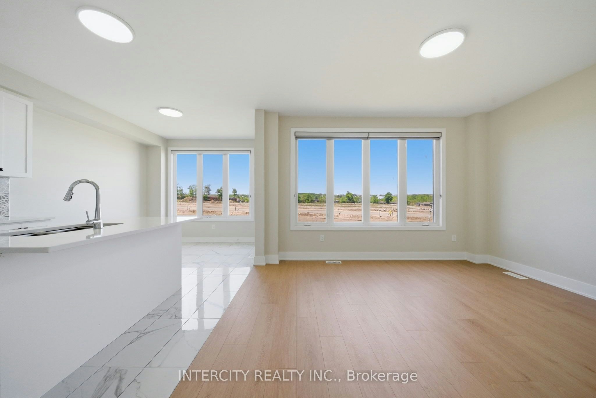 10 Kingsbury Trail, Barrie, ON, L9J 0W9 - 9