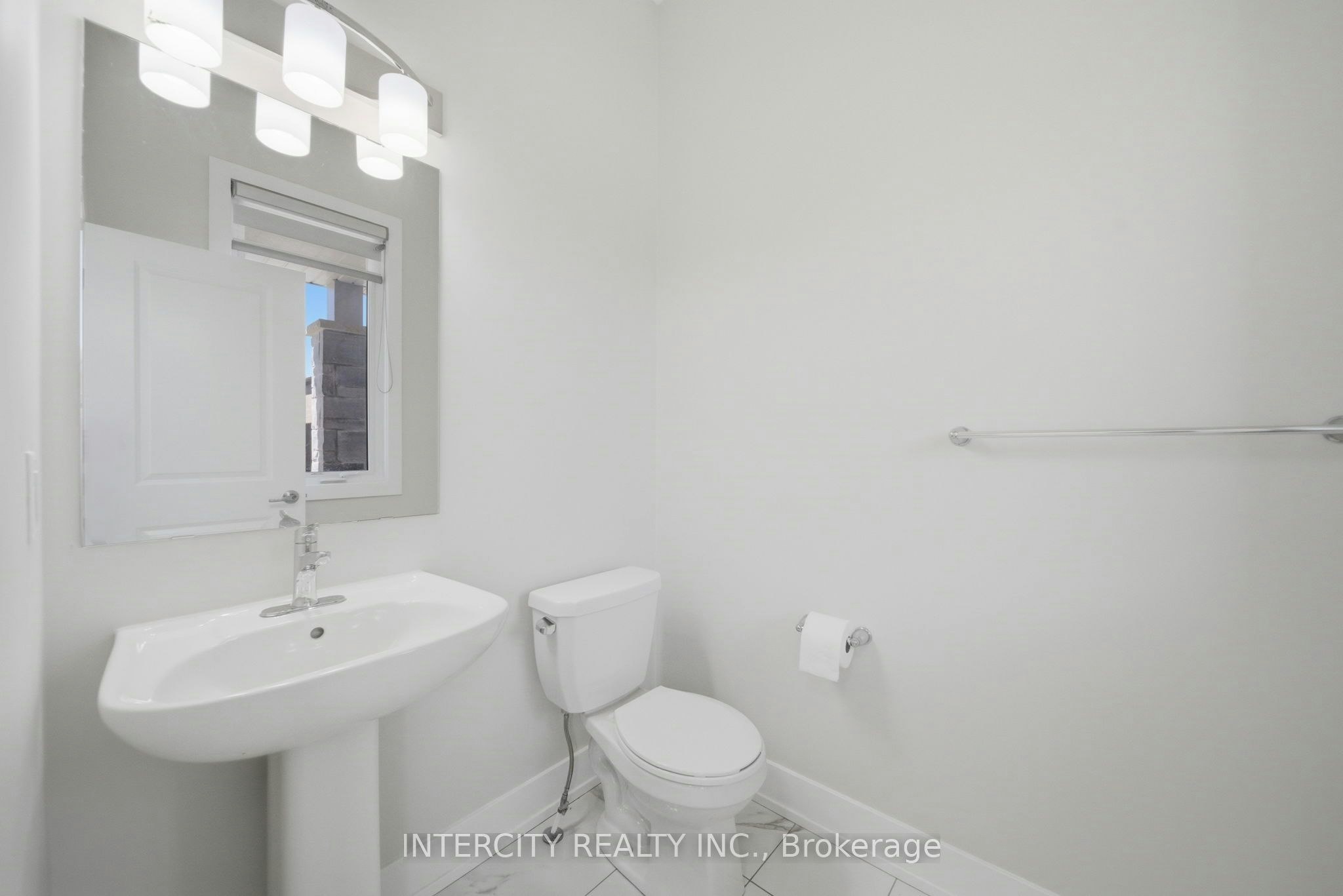 10 Kingsbury Trail, Barrie, ON, L9J 0W9 - 4