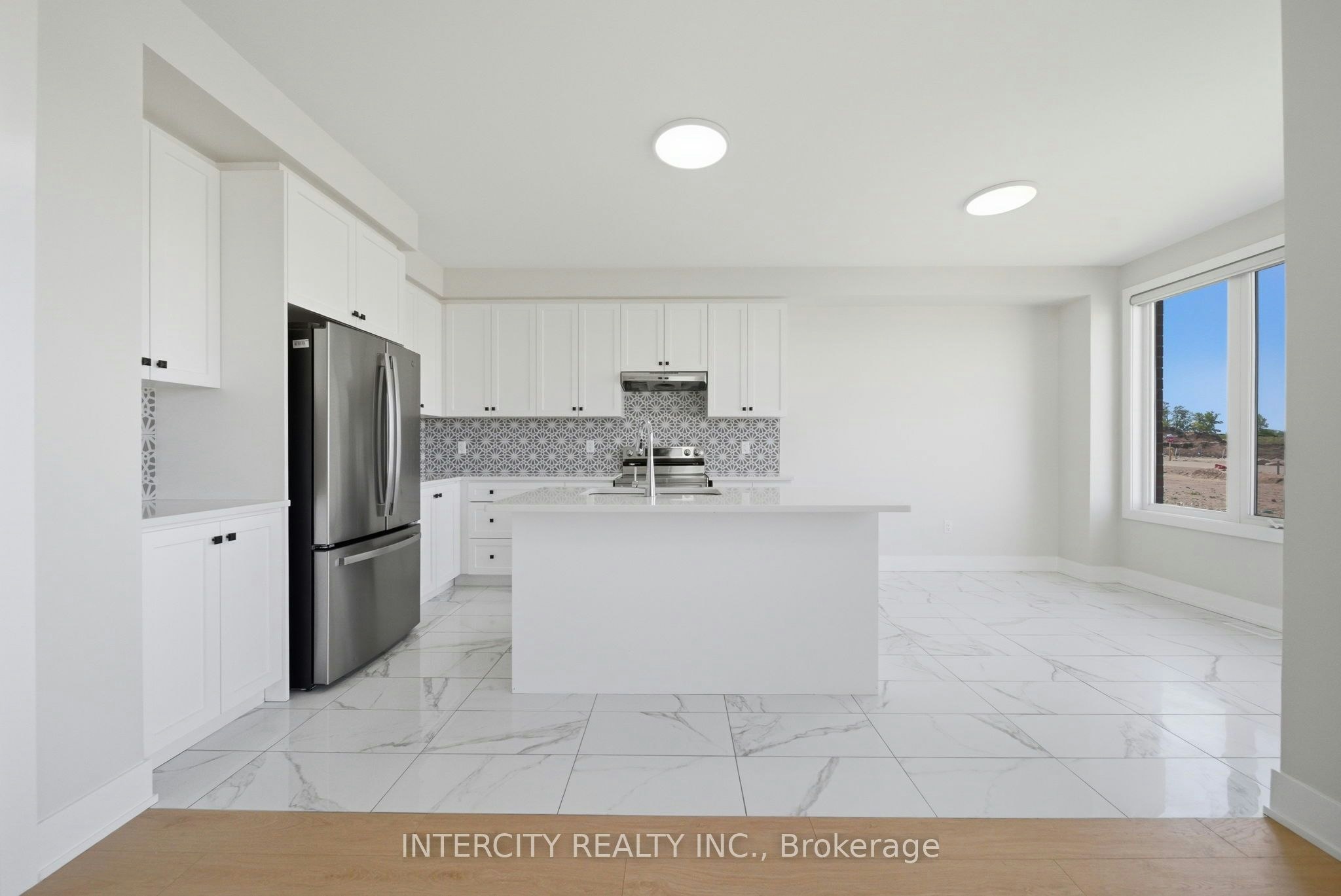 10 Kingsbury Trail, Barrie, ON, L9J 0W9 - 11