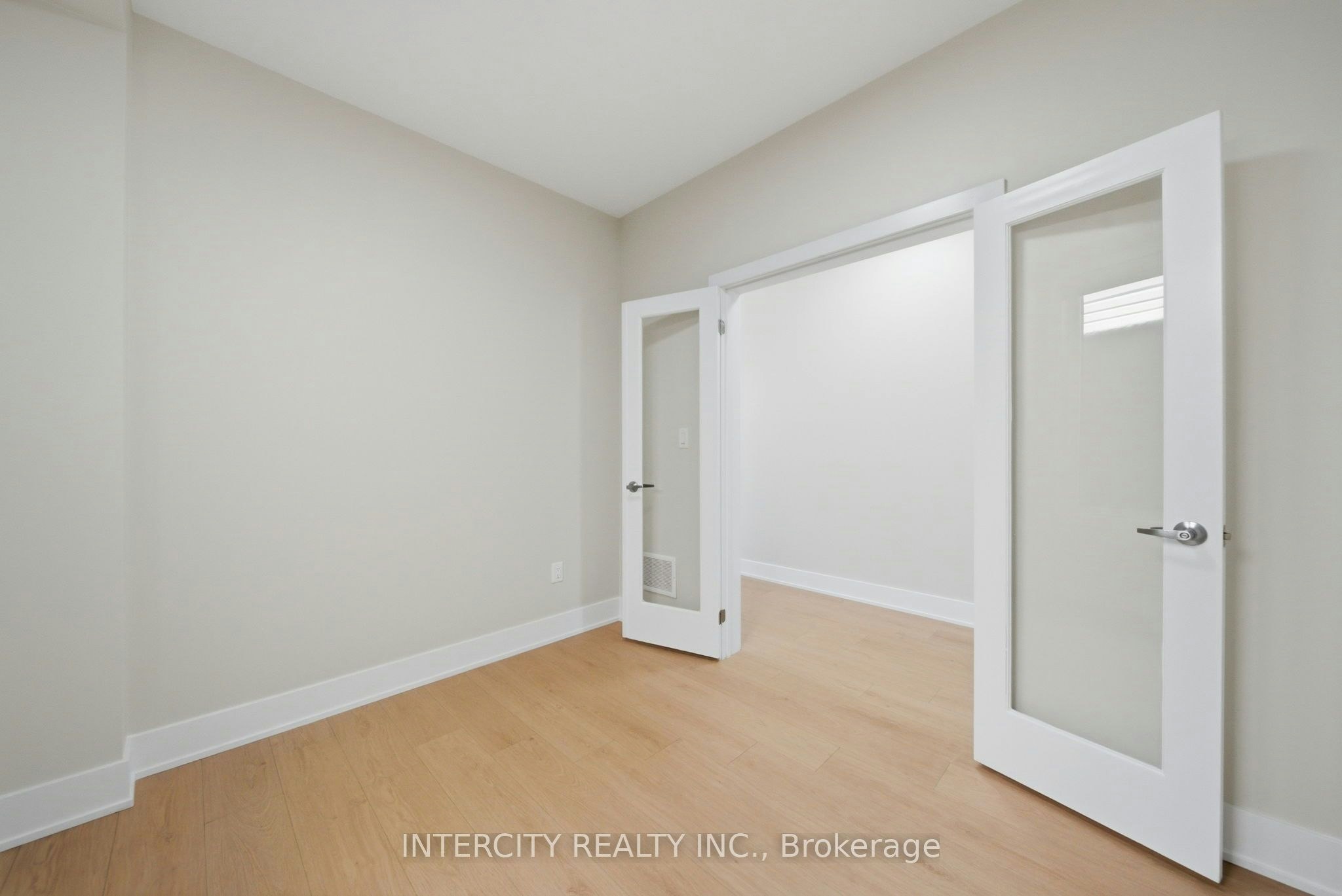 10 Kingsbury Trail, Barrie, ON, L9J 0W9 - 7