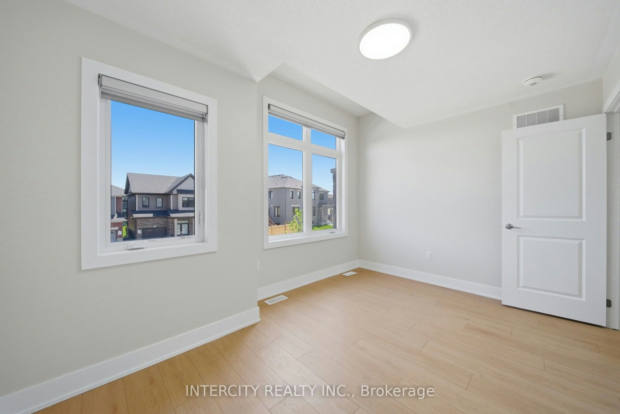 10 Kingsbury Trail, Barrie, ON, L9J 0W9 - 39