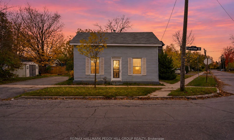 9 Caroline Street