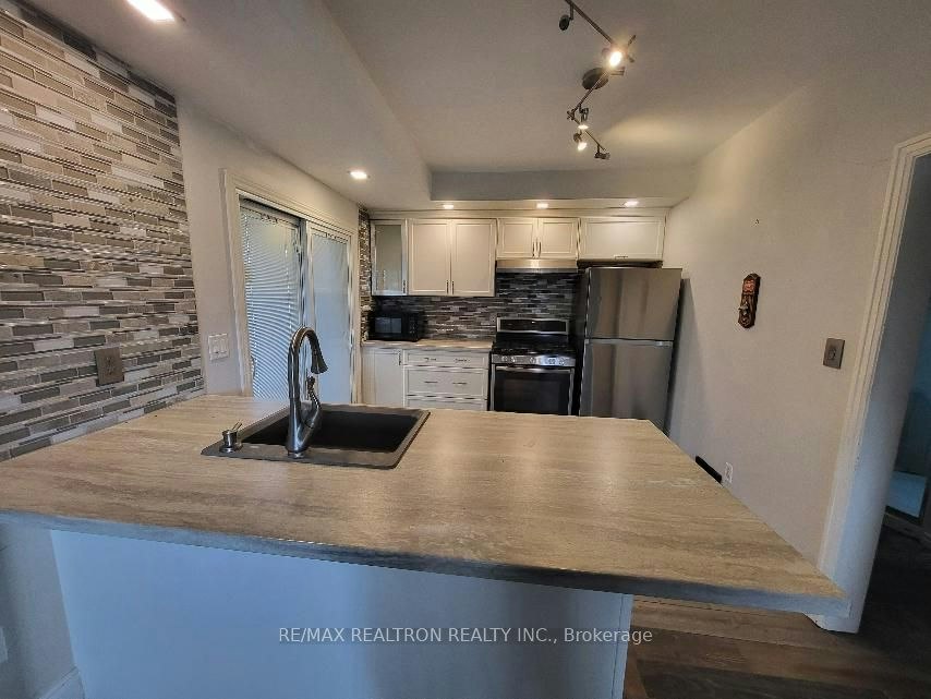 1-256 Dunlop Street W, Barrie, ON, P0A 1C0 - 4