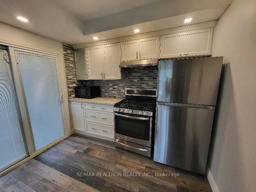 1-256 Dunlop Street W, Barrie, ON, P0A 1C0 - 2