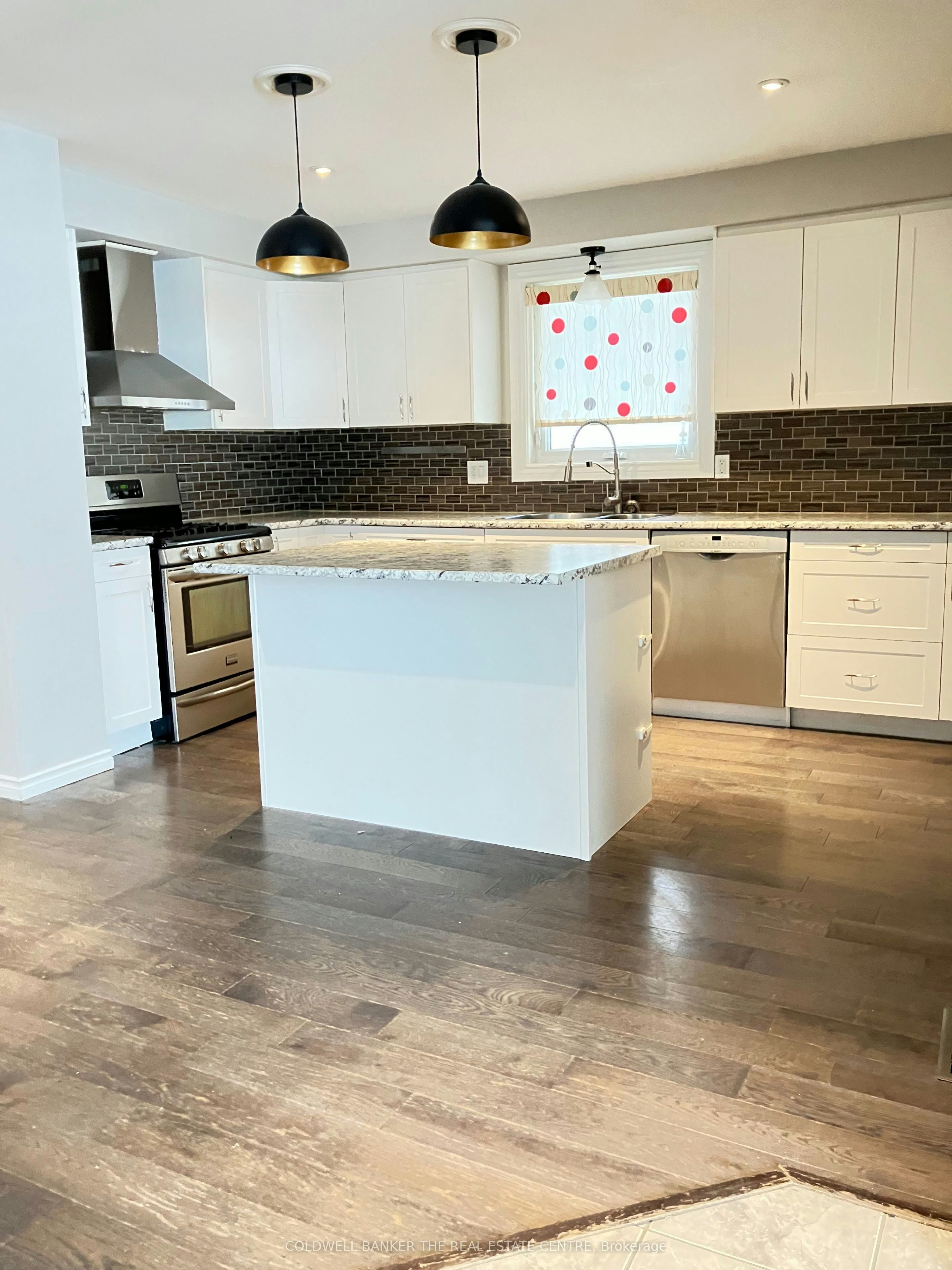 355 Leacock Drive, Barrie, ON, L4N 5S6 - 4