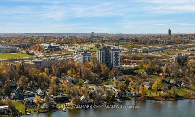 310-58 Lakeside Terrace