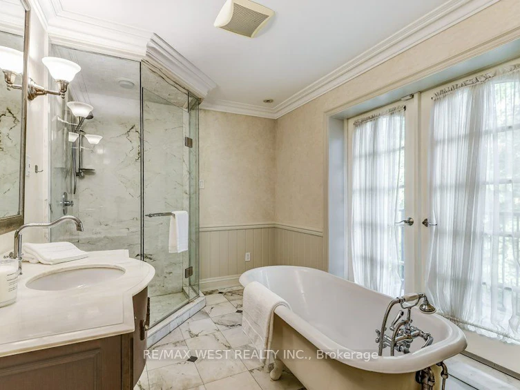 13 Riverlea Road, Toronto, ON, M9P 2B1 - 26
