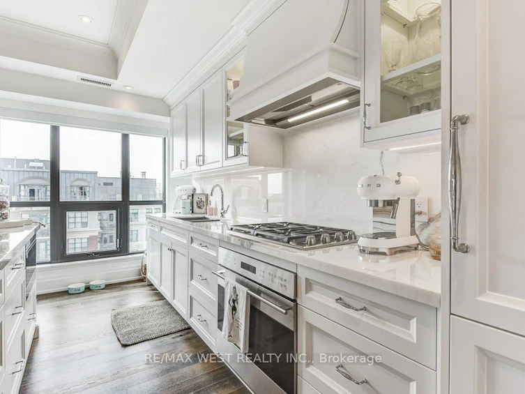 702-4 The Kingsway, Toronto, ON, M8X 2T1 - 8