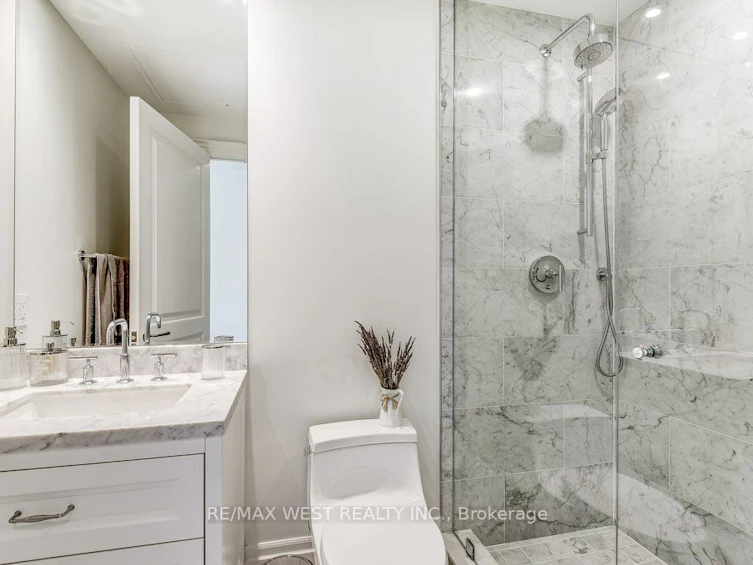 702-4 The Kingsway, Toronto, ON, M8X 2T1 - 22