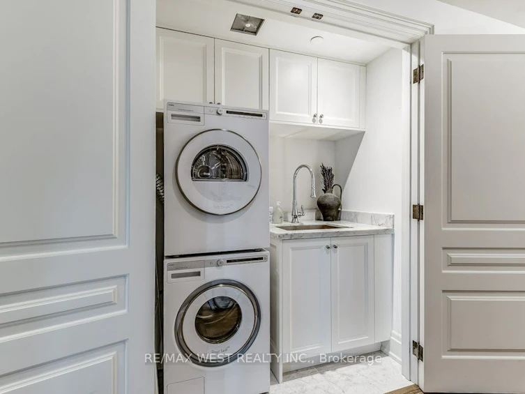 702-4 The Kingsway, Toronto, ON, M8X 2T1 - 24