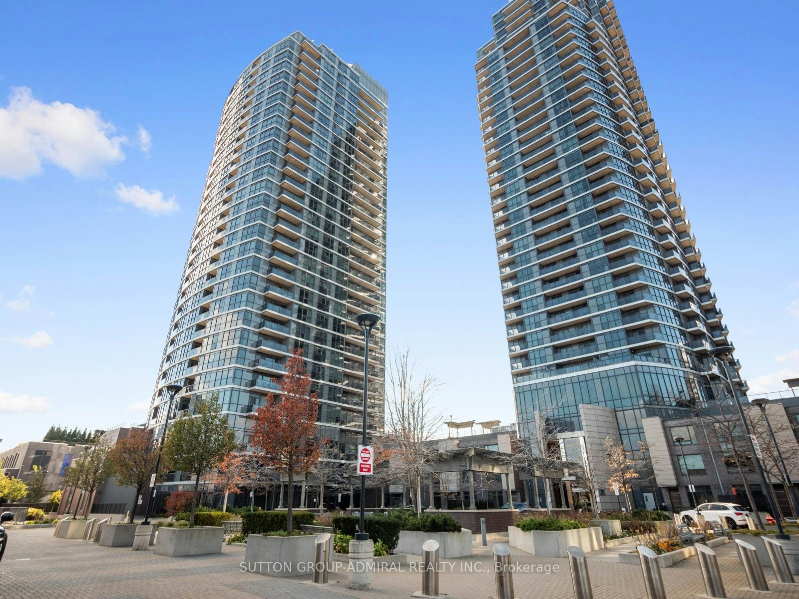 501-9 Valhalla Inn Road, Toronto, ON, M9B 0B2